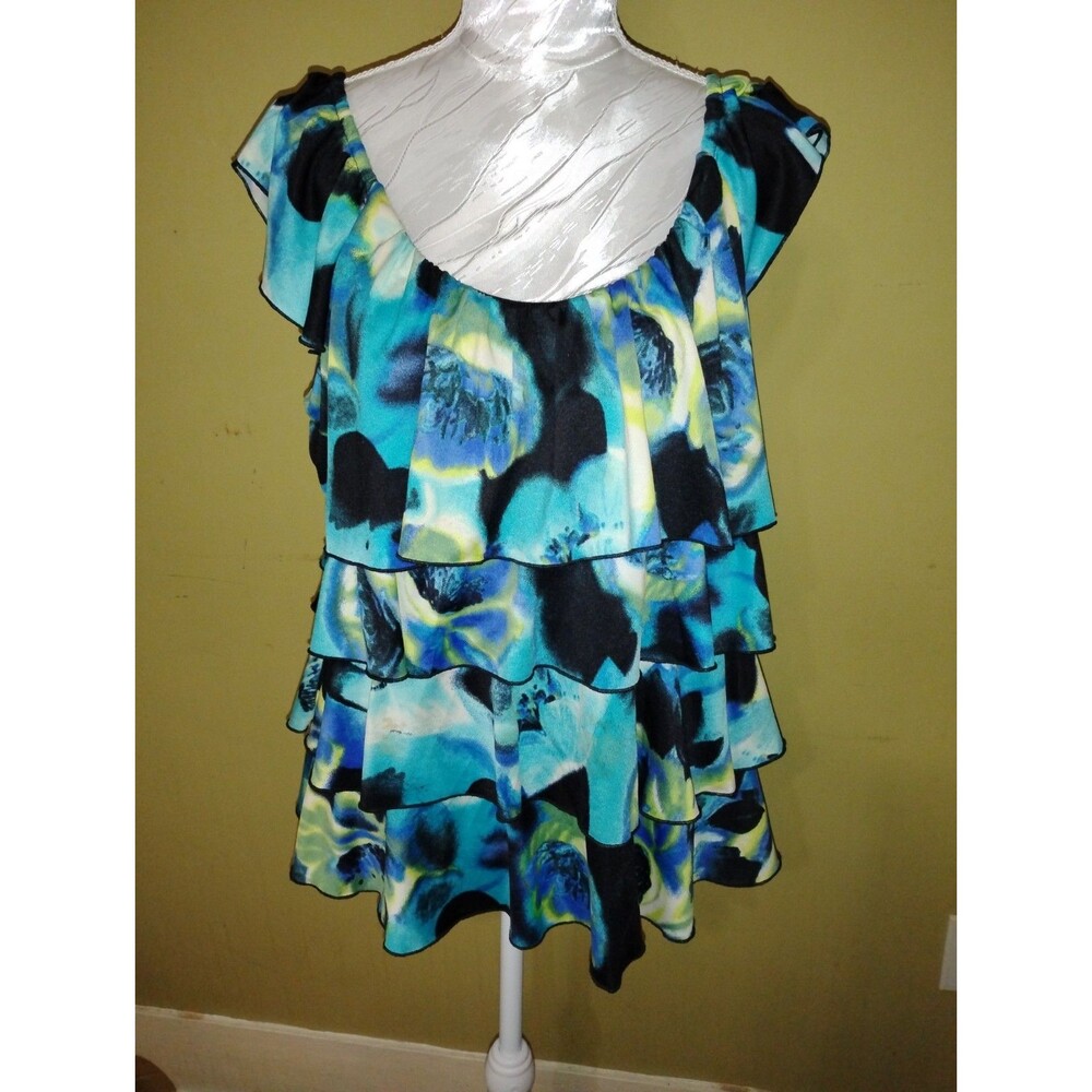 CARO Blue/Green Ruffle Short Sleeved Top Blouse Size Large Flowy, Salsa, Feminin